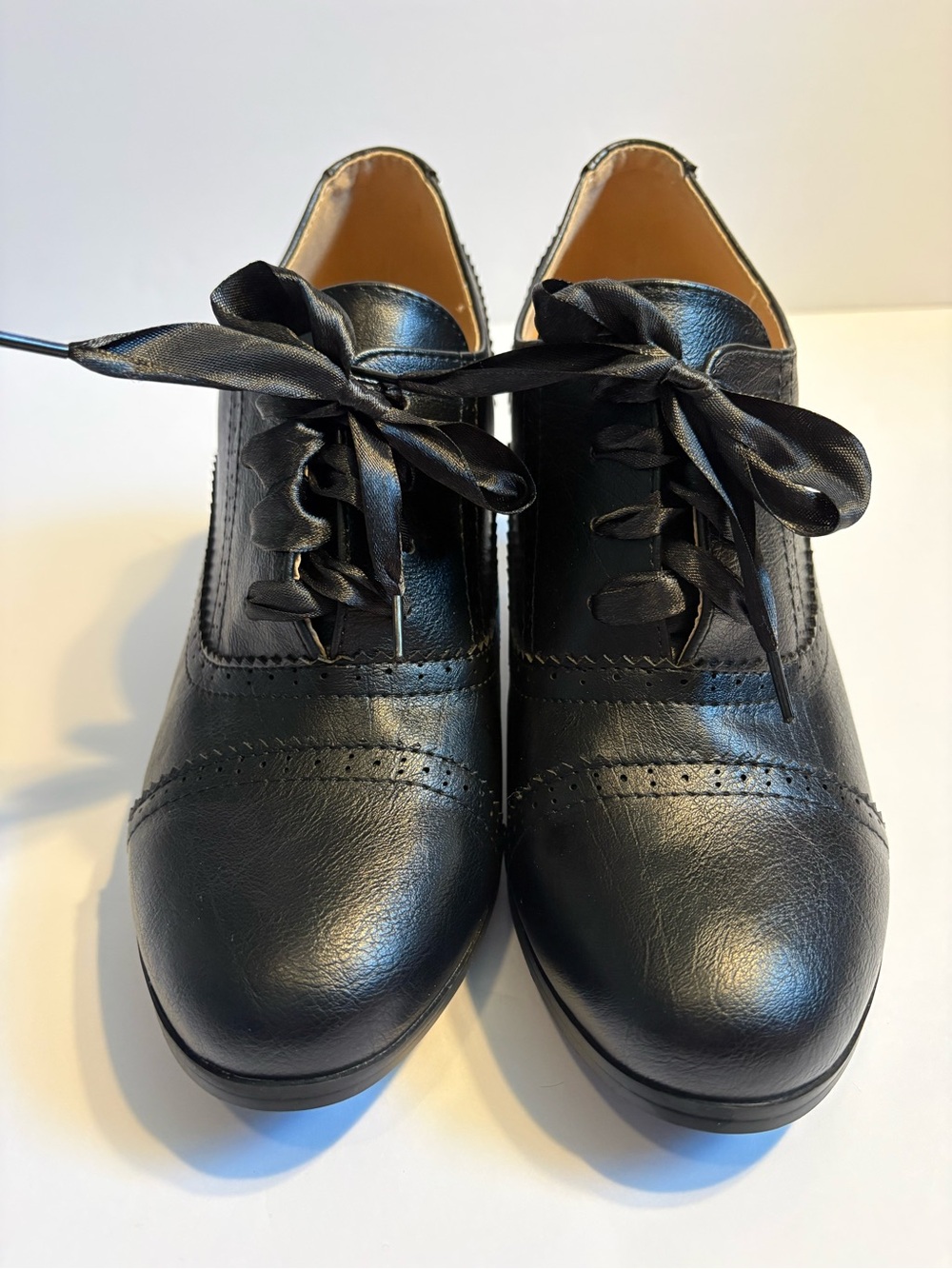 Chase + Chloe Black Vintage Wingtip Oxford Ribbon cone heels Size 10 fit smaller - Picture 2 of 15